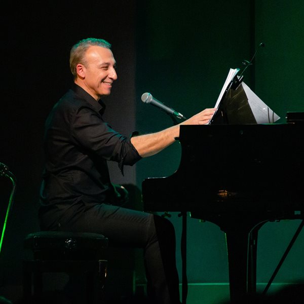 Ο Μίνως Μάτσας ξανά στο Gazarte Main Stage