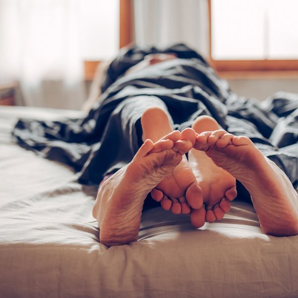 Μερικά ερωτικά κόλπα που θα σε βοηθήσουν να τη διεγείρεις