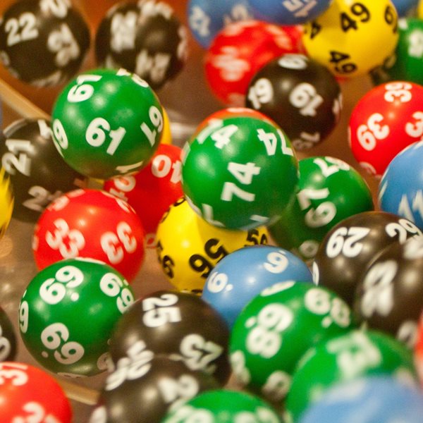 Αυτοί είναι οι τυχεροί αριθμοί που κερδίζουν τα περισσότερα τζάκποτ