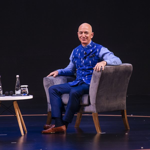 Ο Jeff Bezos γίνεται πλουσιότερος κάθε μέρα