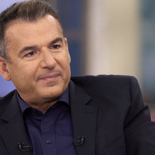 Σε άλλα νέα, ο Γιώργος Λιάγκας έχει τον δικό του stalker