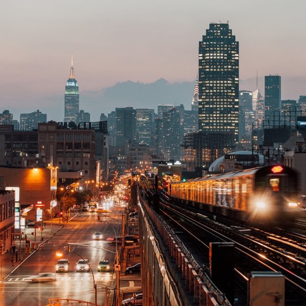 Γιατί στη Νέα Υόρκη κυκλοφορούν ακόμα βαγόνια μετρό του 1930