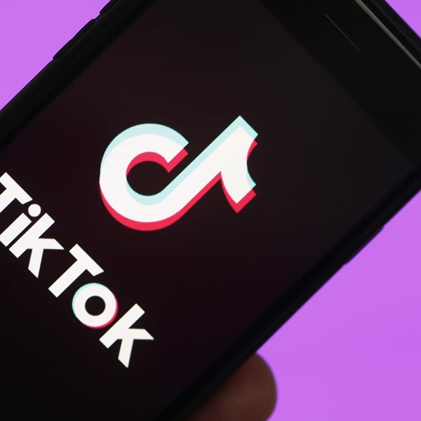 Η κυβέρνηση Trump εξετάζει την απαγόρευση του Tik Tok στις ΗΠΑ