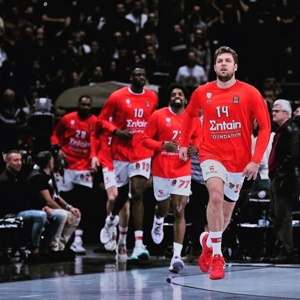 Ο Ολυμπιακός 'κλειδώνει' το πλεονέκτημα έδρας στα Playoffs της Euroleague