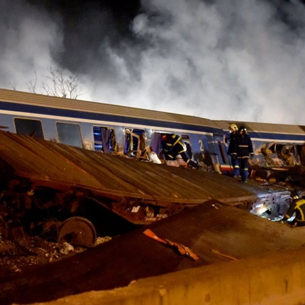 Ένα βίντεο για γερά νεύρα από τη σύγκρουση τρένων στα Τέμπη