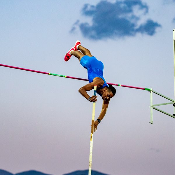 Manolo: Tο mini documentary για τον Εμμανουήλ Καραλή