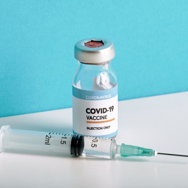 Κι όμως, υπάρχει ιδανική ώρα για το εμβόλιο κατά του Covid-19