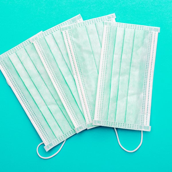 Το CDC συστήνει μάσκες παντού και από όλους