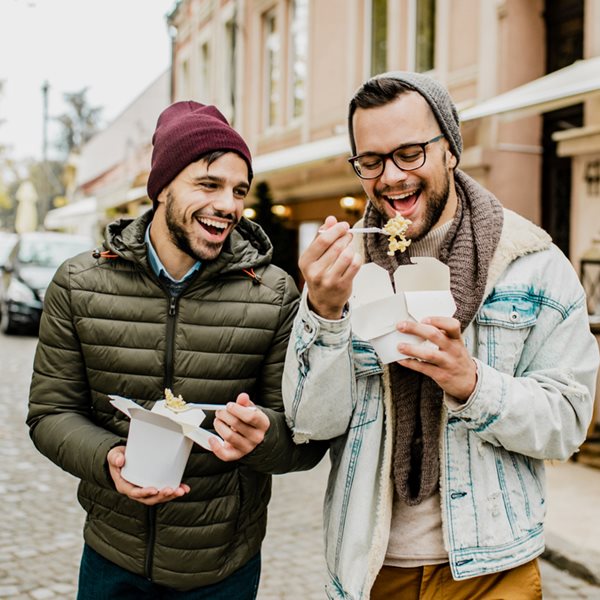 Διατροφικές συμβουλές για να μην παίρνεις κιλά τρώγοντας έξω