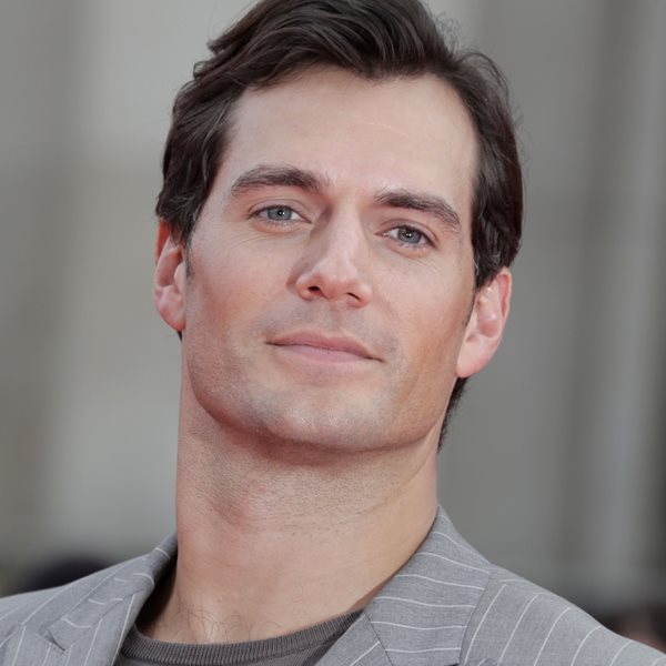 Ο Henry Cavill λέει πως 'ίσως είναι πολύ μεγάλος για τον James Bond'