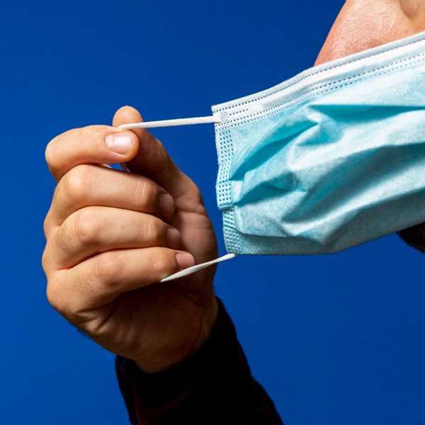 Τι αλλάζει από σήμερα στα μέσα μεταφοράς για τη χρήση μάσκας