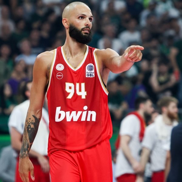 Η άσεμνη χειρονομία του Fournier που τον οδήγησε εκτός αγώνα (βίντεο)