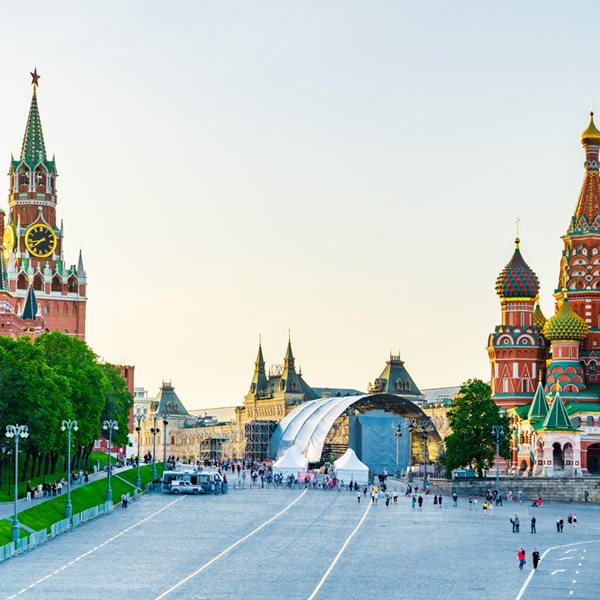 Τα αντίποινα της Δύσης κάνουν τη ζωή των Ρώσων αφόρητη