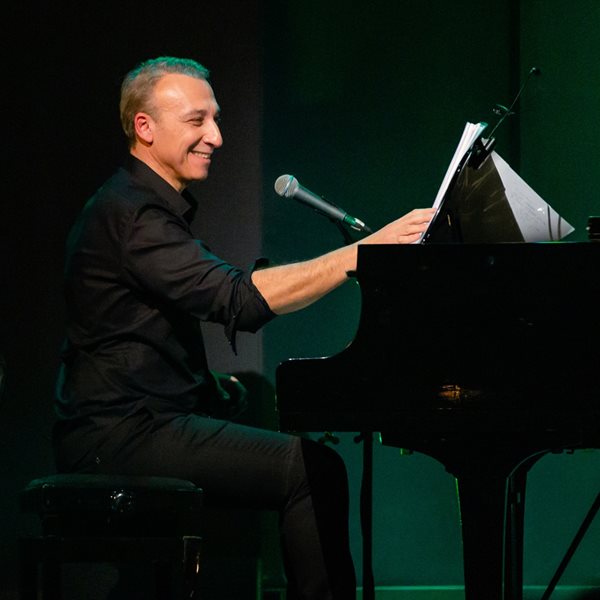 Για τον Μίνωα Μάτσα, η γυναίκα είναι τα πάντα