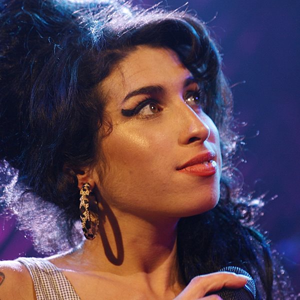 Σπάνιες εικόνες από τα γυρίσματα του βίντεο κλιπ του In My Bed της Amy Winehouse