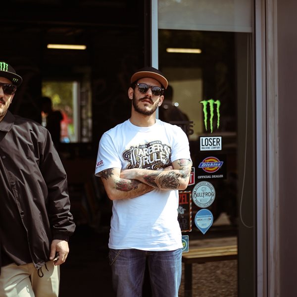 4 tattoo artists και barbers μιλούν για τατουάζ και τρίχες