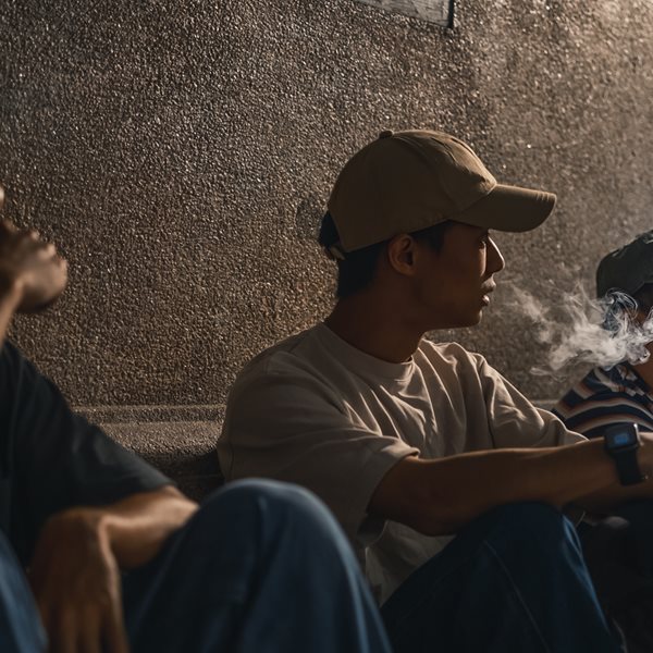 Η νέα γενιά χρησιμοποιεί το TikTok για να κόψει το άτμισμα