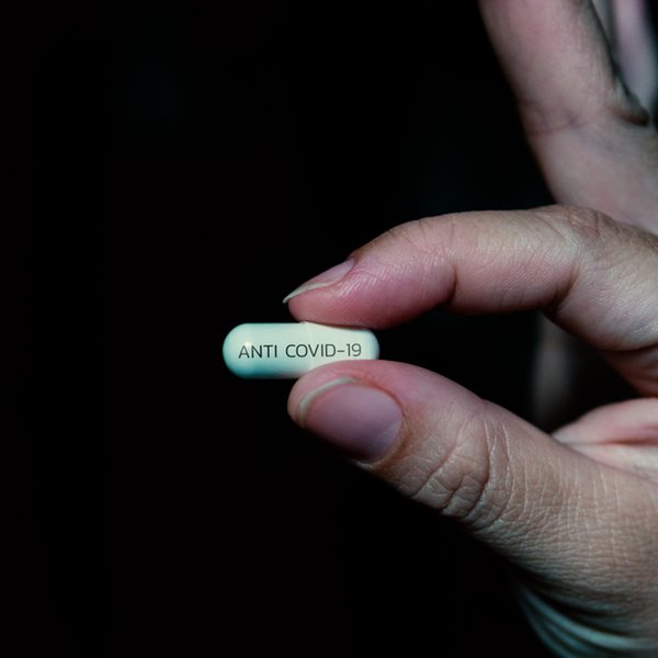 Μπορεί το χάπι της Merck να αλλάξει πορεία στην πανδημία;