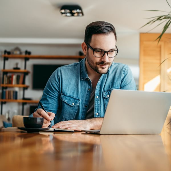 Η τηλεργασία ‘σώζει’ τις επιχειρήσεις και απογειώνει την παραγωγικότητα