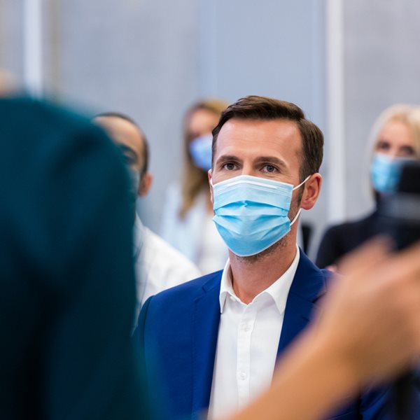 Όμικρον 2, η νέα ανησυχητική παράλλαξη του κορονοϊού