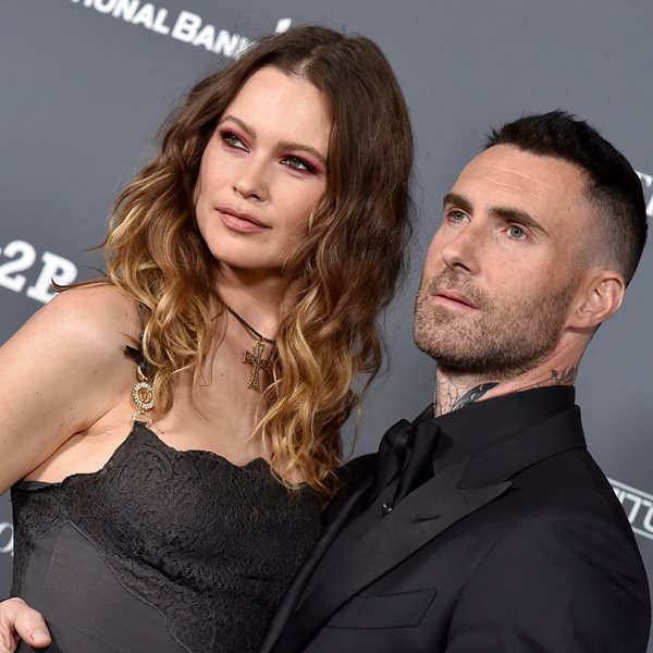 Τι λέει η Behati Prinsloo για την απιστία Levine;