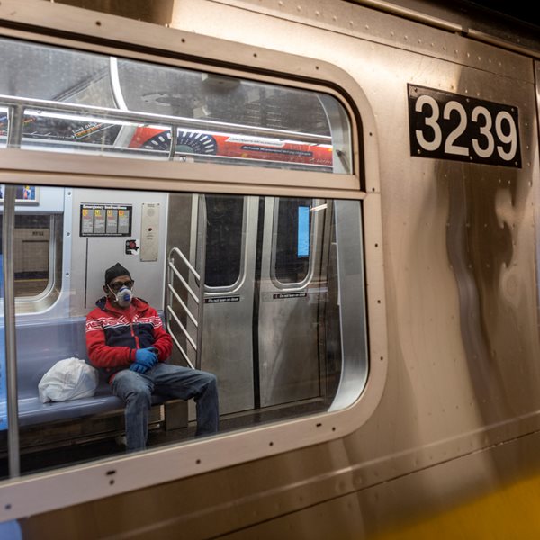 Οι ΗΠΑ δεν μπορούν να ξεφύγουν από την δίνη του κορονοϊού