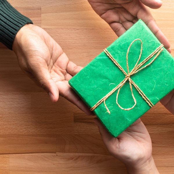 Τα πιο έξυπνα δώρα που μπορείς να προσφέρεις στη μητέρα σου, με αφορμή τη Γιορτή της Μητέρας