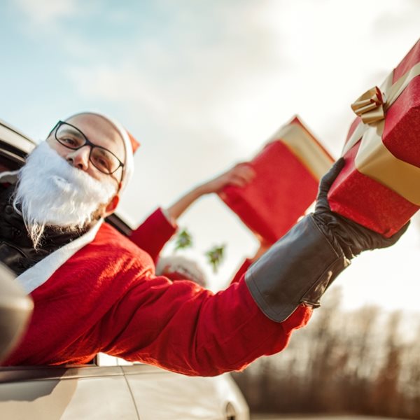 Σε άλλα νέα, υπάρχει σχολή για επαγγελματίες Άγιους Βασίληδες