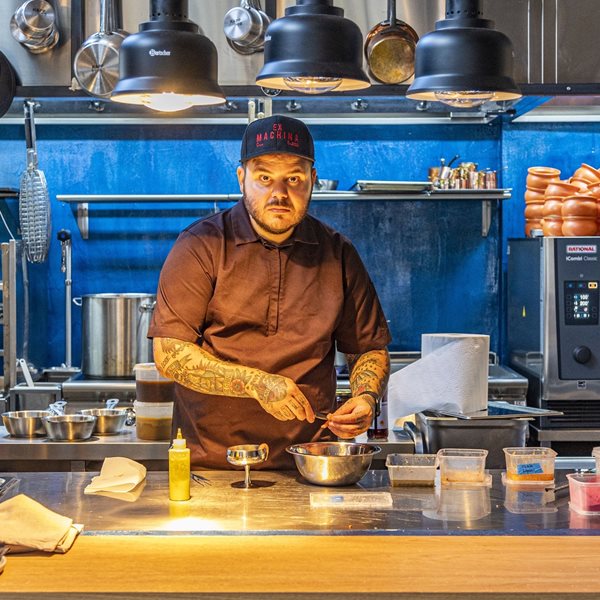 Όλοι μιλούν για το Ex Machina του Άνταμ Κοντοβά