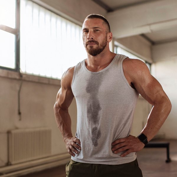 Πώς μπορείς να χάσεις λίπος ενώ χτίζεις μύες