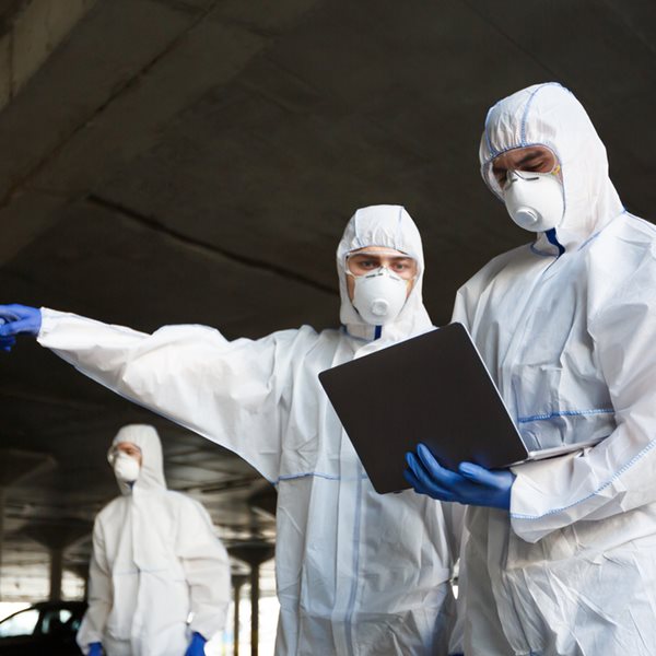 Τα πρωκτικά τεστ κορονοϊού στην Κίνα προκαλούν αντιδράσεις