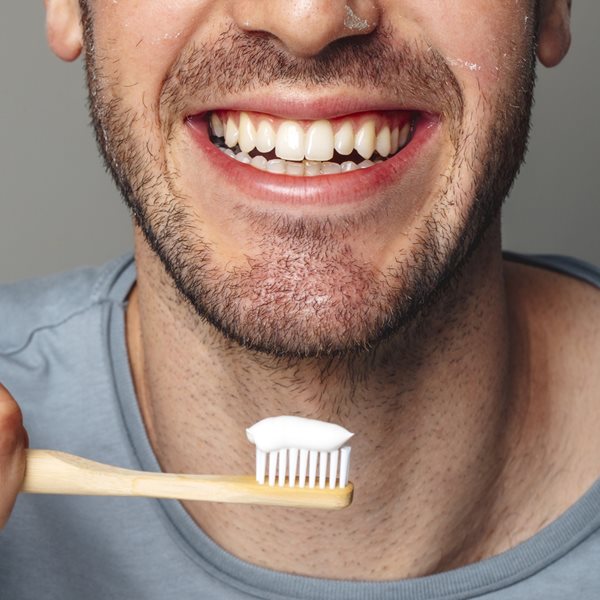 Να γιατί δεν πρέπει ποτέ να βουρτσίζεις τα δόντια σου μετά το στοματικό σεξ