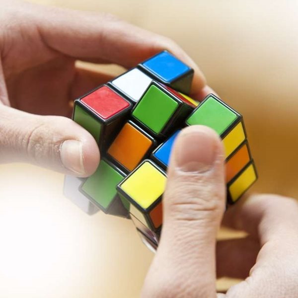 Πώς θα γίνεις άσος στον κύβο του Rubik