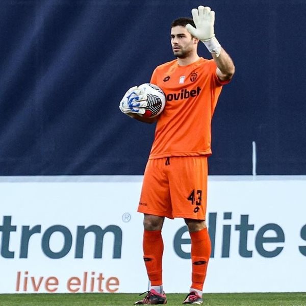 Ο Γιάννης Νικοπολίδης βαδίζει στα χνάρια του πατέρα του