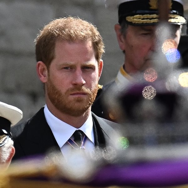 Ο πρίγκιπας Harry θέλει να επιστρέψει στο παλάτι