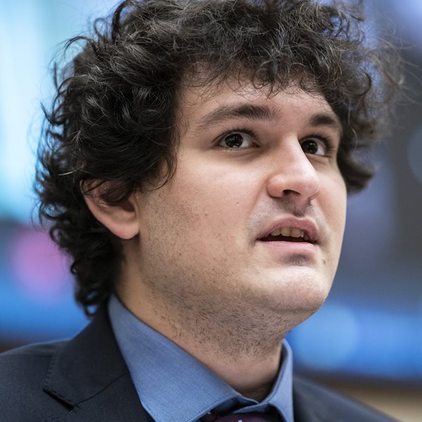 Samuel Bankman-Fried, o 'βασιλιάς' των κρυπτονομισμάτων καταδικάστηκε σε 25 χρόνια φυλάκιση