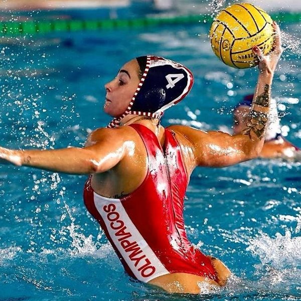 H Νικόλ Ελευθεριάδου έχει κάτι να πει για το περίφημο 'η κοπέλα του Βεζένκοφ'