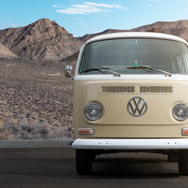 Το πιο κλασικό βανάκι της Volkswagen γίνεται ηλεκτρικό