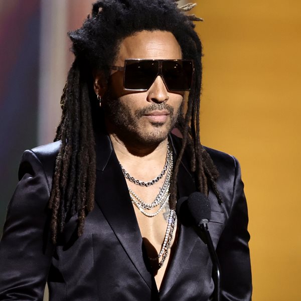 Μόνο ο Lenny Kravitz μπορεί να σηκώνει βάρη με πέτσινο παντελόνι και μπότες
