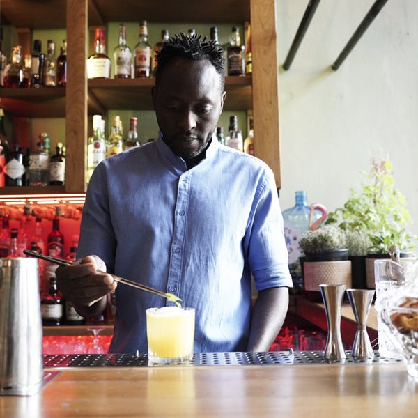 Στο Hitchcocktales, για τα νέα ποτά του Steve Ajulo