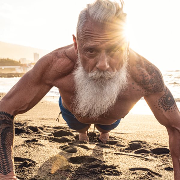 Οι καλύτερες ασκήσεις για να είσαι fit μεγαλώνοντας, σύμφωνα με το Harvard