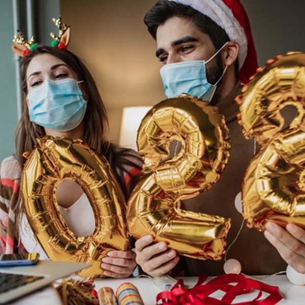 Πώς θα προστατευθείς τις γιορτές από τη μετάλλαξη Όμικρον