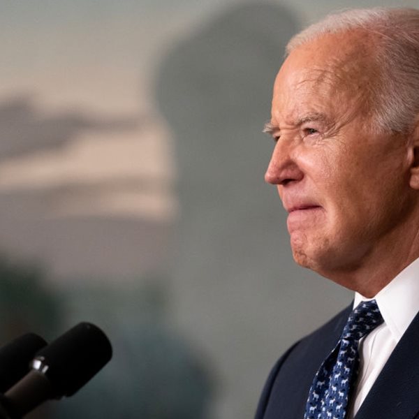 O Joe Biden φοβάται ότι τα κινεζικά αυτοκίνητα θα κατασκοπεύουν τους Αμερικανούς