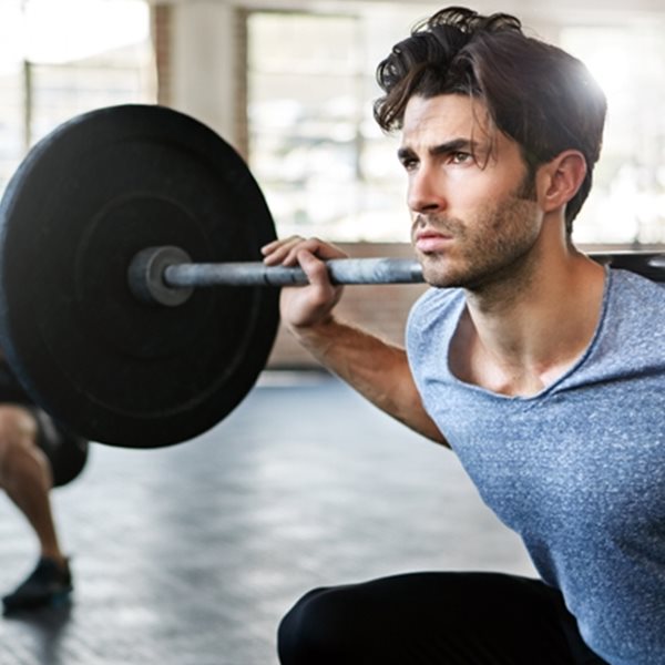 Καλοντυμένος στο γυμναστήριο