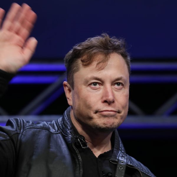 Τελικά ο Elon Musk δεν είναι ο πλουσιότερος άνθρωπος στον κόσμο