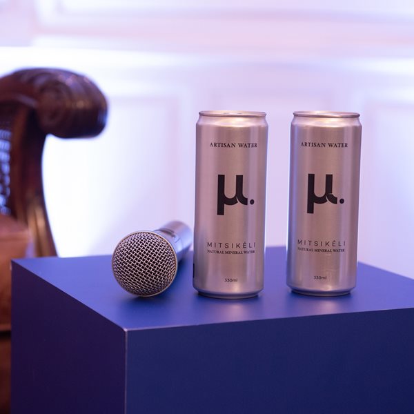 μ. Artisan Water: Tο πρώτο ελληνικό νερό σε 100% ανακυκλώσιμη συσκευασία