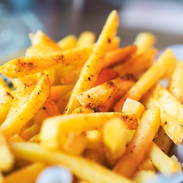 Η συνταγή για πατάτες σαν τηγανητές, αλλά στο φούρνο