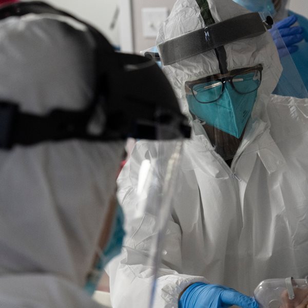 Πόσες κλίνες στις ΜΕΘ είναι τελικά διαθέσιμες στην Αττική