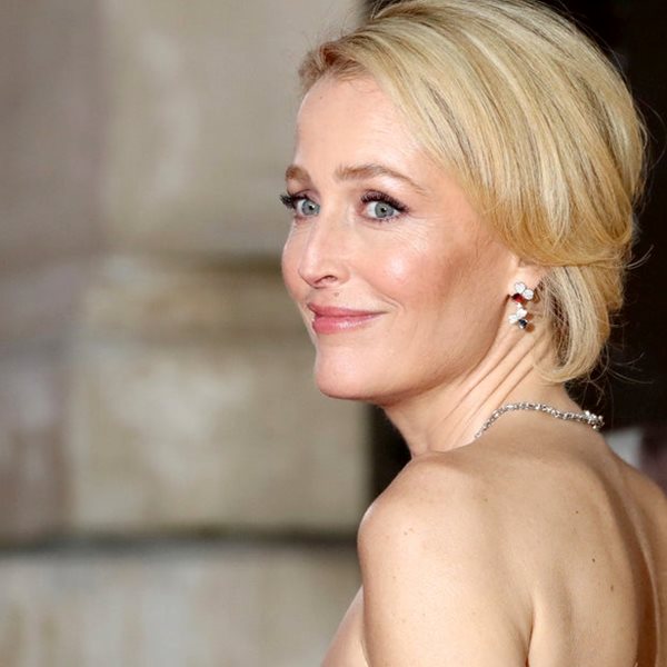 Η Gillian Anderson δεν φοράει ποτέ σουτιέν