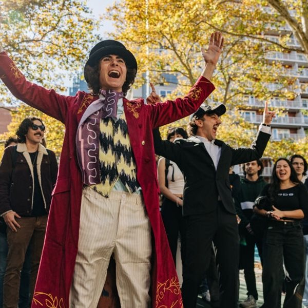 Ο Timothée Chalamet πήγε σε διαγωνισμό με σωσίες του και έγιναν συλλήψεις